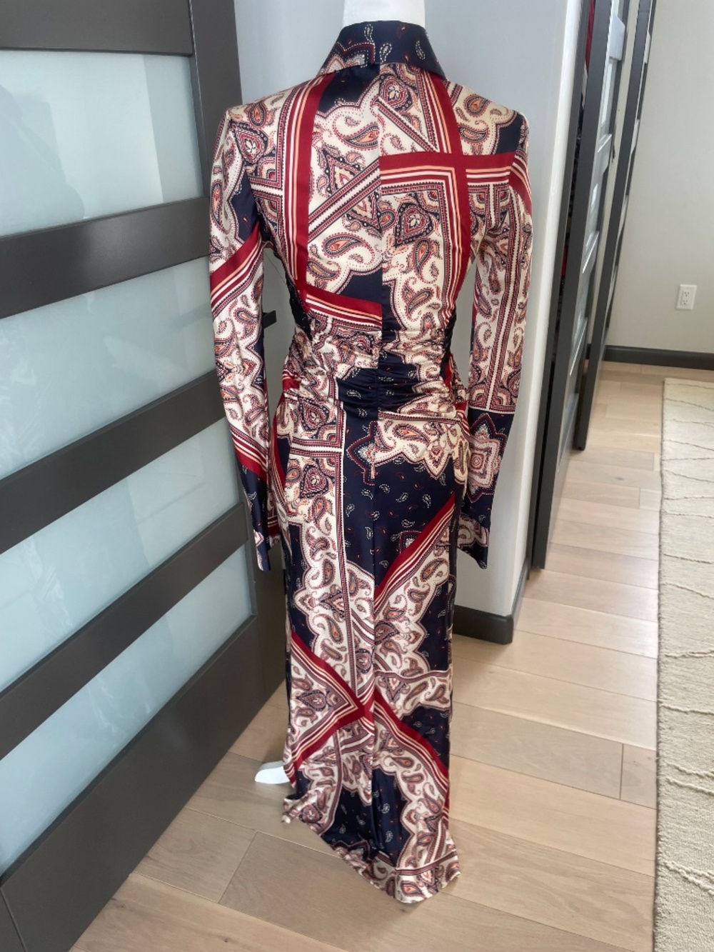 Petersyn Agnes Paisley Print Ruched Shirt Dress - Picture 2 of 4